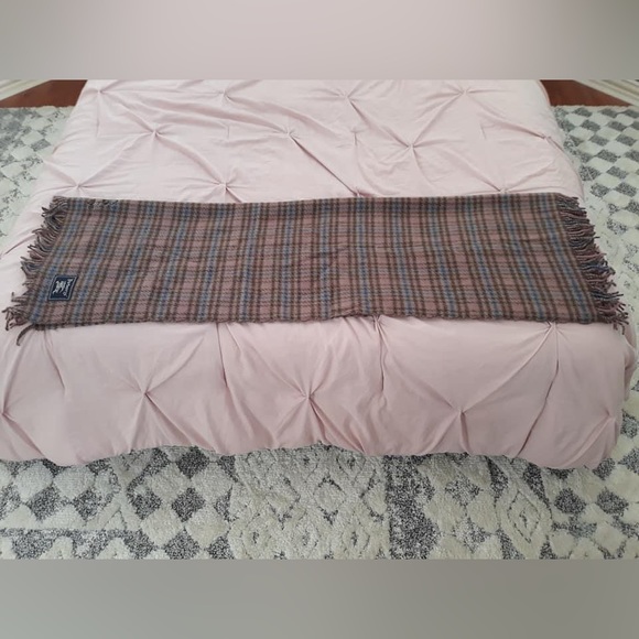 Burberry Shawl/Blanket - Picture 8 of 13